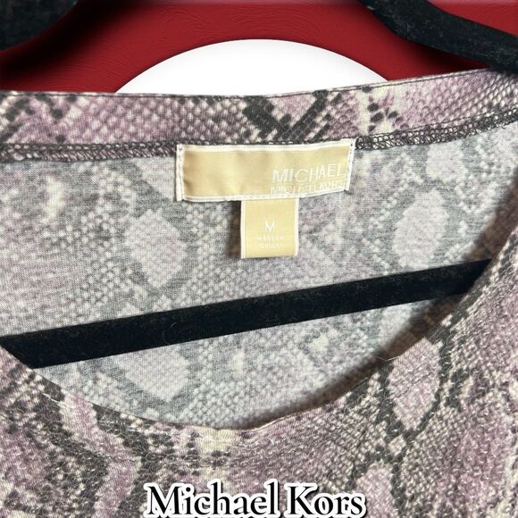 Pre-Owned EUC Michael Kors Sequin Snake Print Top – Size M – 100% Rayon - Picture 2 of 6